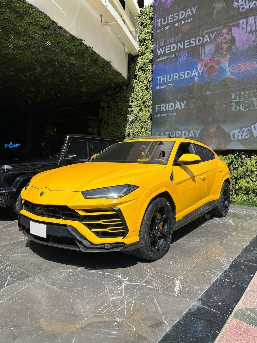 Lamborghini Urus (2022) - Immaculate, Well-Specced — photo 1 of 1